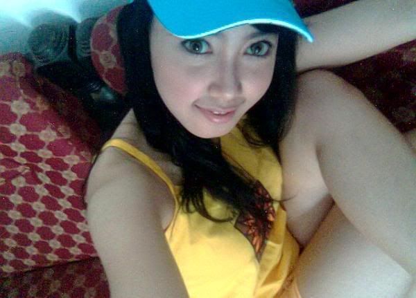 http://i640.photobucket.com/albums/uu123/pengacau80/tante/pramugari_lionair_cantik_2.jpg