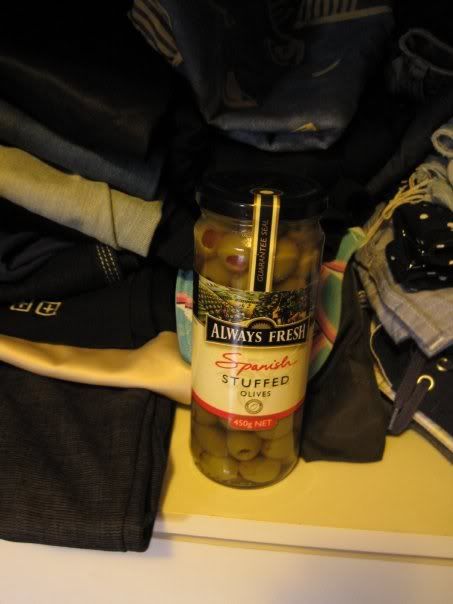 one of the messages told me to look in my wardrobe being pop-eye's gf was hiding there..I had no idea her name was olive hahaha! well I LOVE OLIVES!