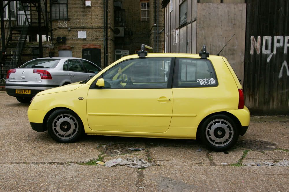 VW Lupo dropped Pirelli P wheels black badges