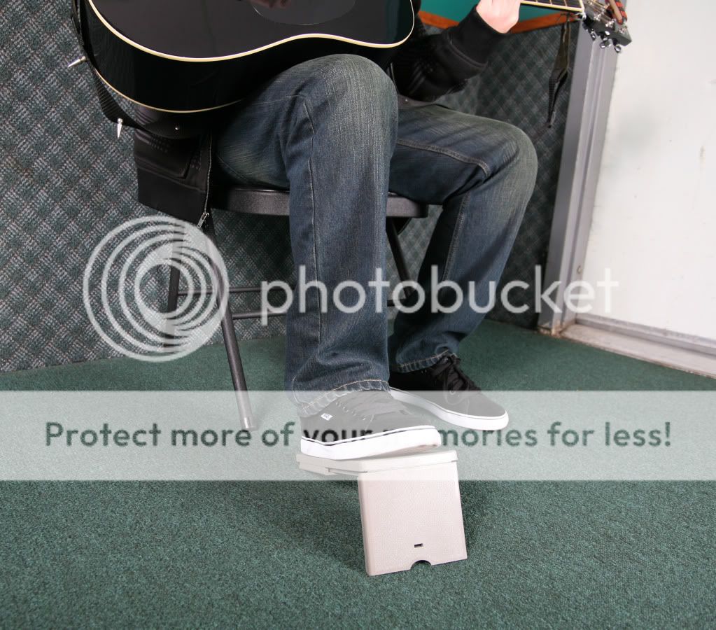 Econo High New Compact Folding Guitar Foot Rest